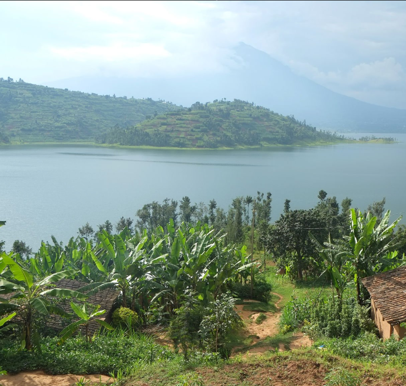 Best time to visit Rwanda for gorilla trekking and scenic landscapes.