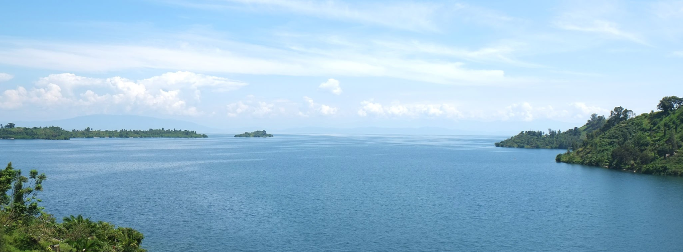 Scenic Lake Kivu adventures: boat rides, islands, and stunning Rwandan landscapes.