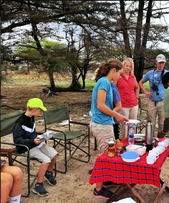 Tanzania safari dining options: bush breakfasts, gourmet meals, and local cuisine experiences.
